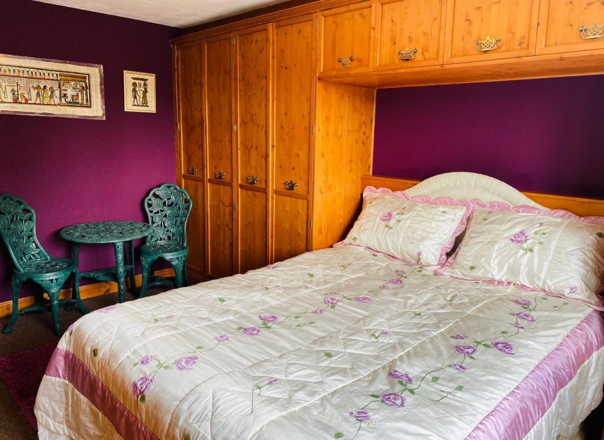 คาเมลอต รีทรีท Bed & Breakfast กลาสตันเบอรี ภายนอก รูปภาพ