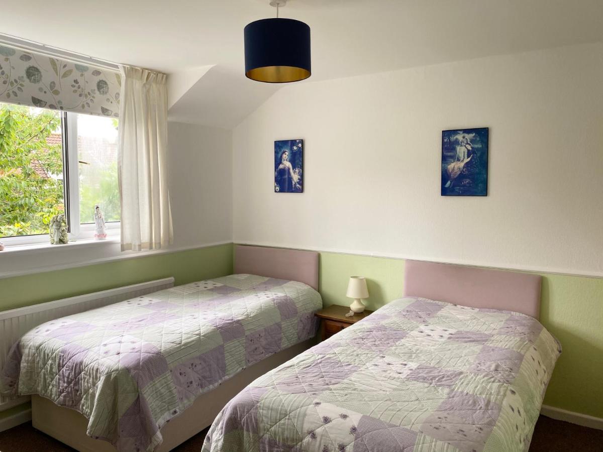 คาเมลอต รีทรีท Bed & Breakfast กลาสตันเบอรี ห้อง รูปภาพ
