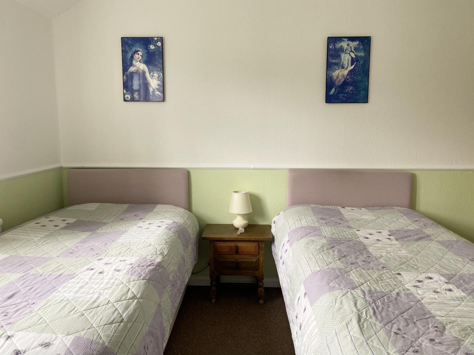 คาเมลอต รีทรีท Bed & Breakfast กลาสตันเบอรี ห้อง รูปภาพ